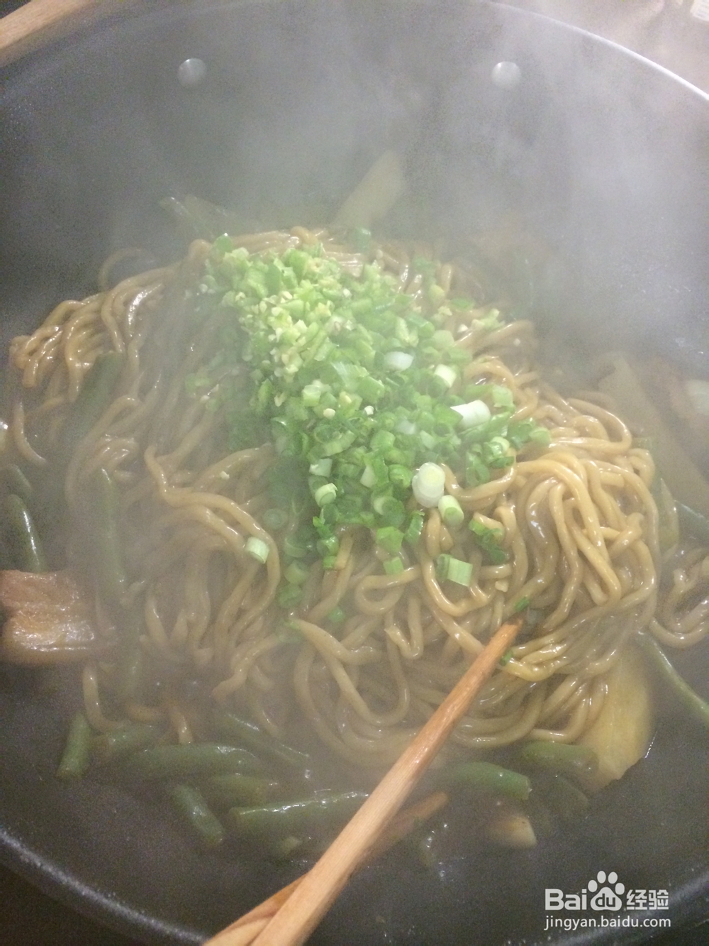 好想大快朵颐的五花肉豆角土豆焖面