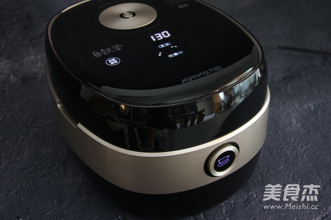 老鸭煲铁釜烧饭就是香