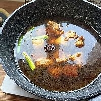 鲍鱼排骨炖小土豆的做法