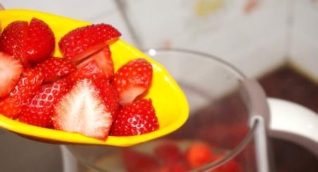 草莓雪梨茶的攻略