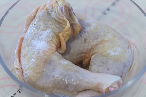 鲜香诱人的迷迭香柠檬烤鸡腿