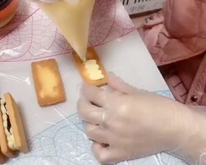奶香味十足的朗姆提子夹心饼干制作教程