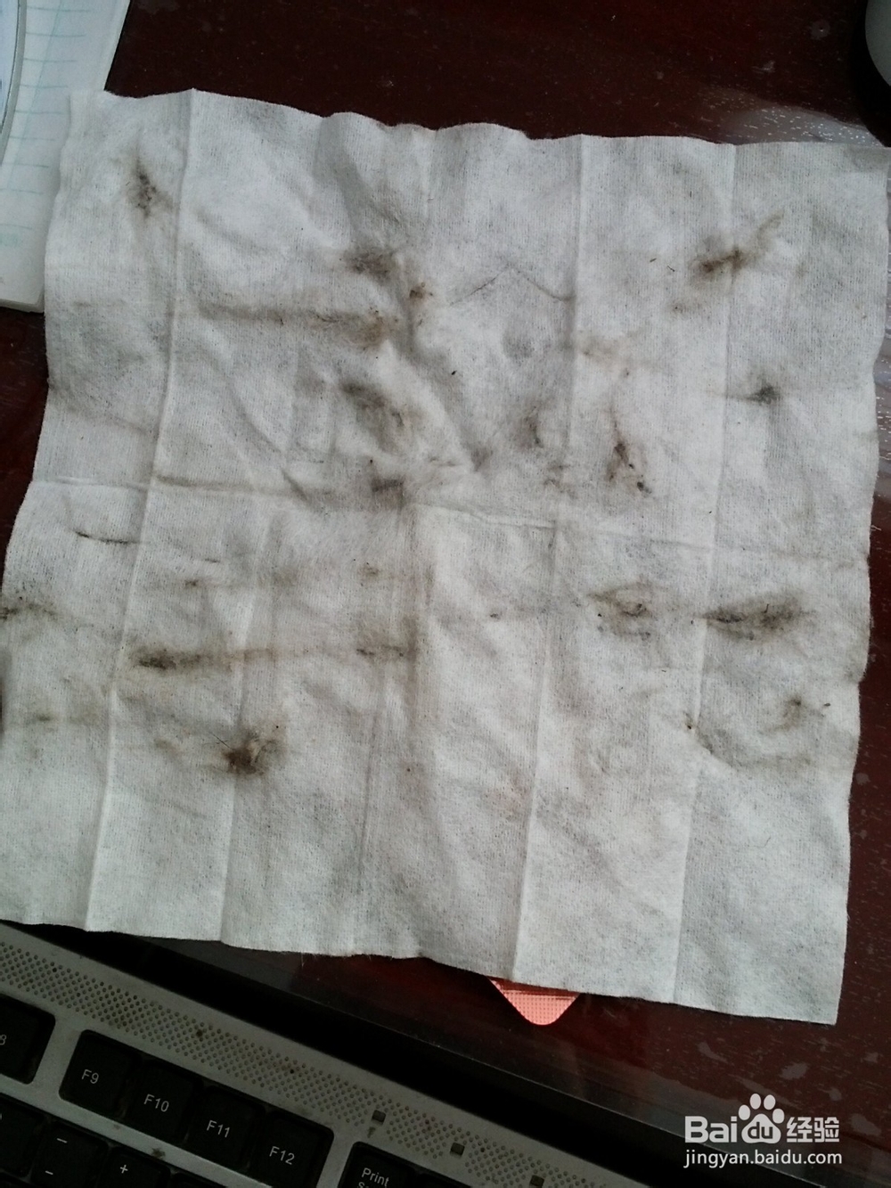 超简单方便的清理键盘的方法