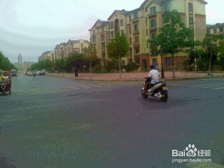 阴天车辆怎样安全出行