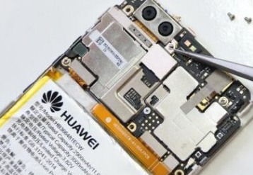 华为NOTE8手机怎么换屏幕玻璃