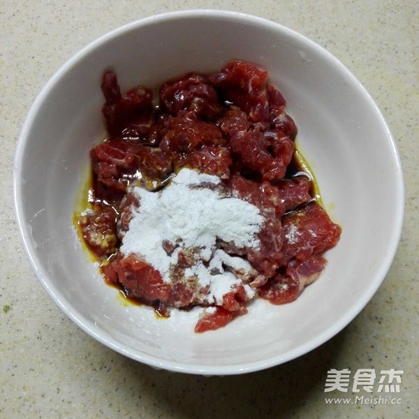 白蘑菇炒牛肉