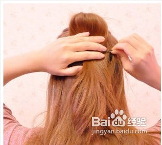日系花苞头发型的扎法