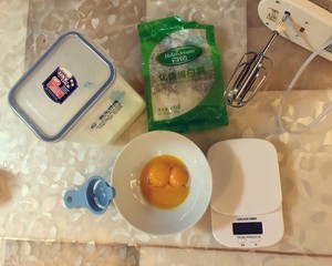 蛋黄溶豆的做法