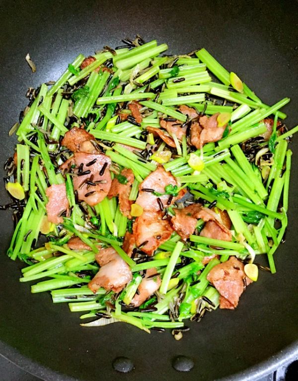 香芹菰米炒培根