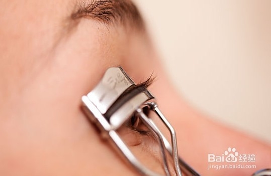 如何让眼睛看起来更大