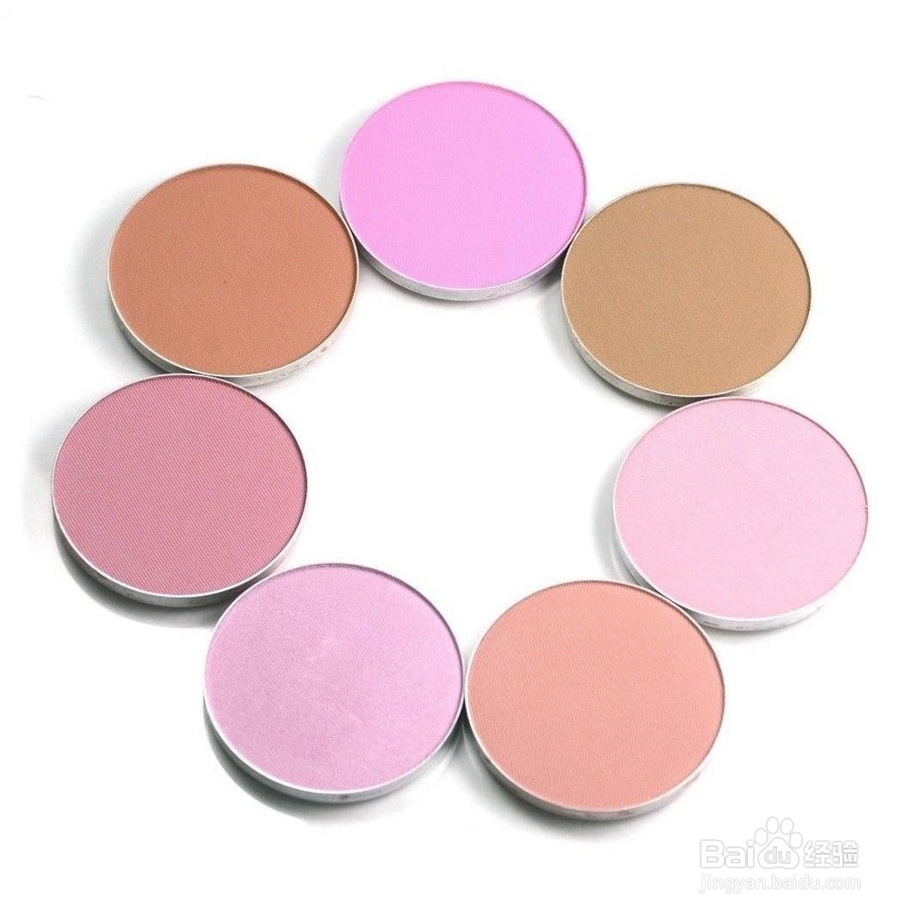 女生妆面中腮红的化法和技巧