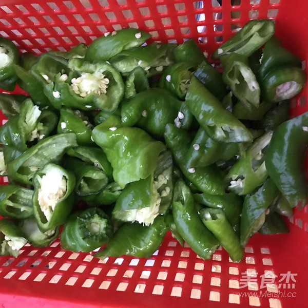 干煸乳猪肉的做法
