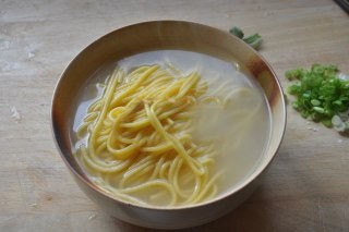 金丝玉米面条的做法