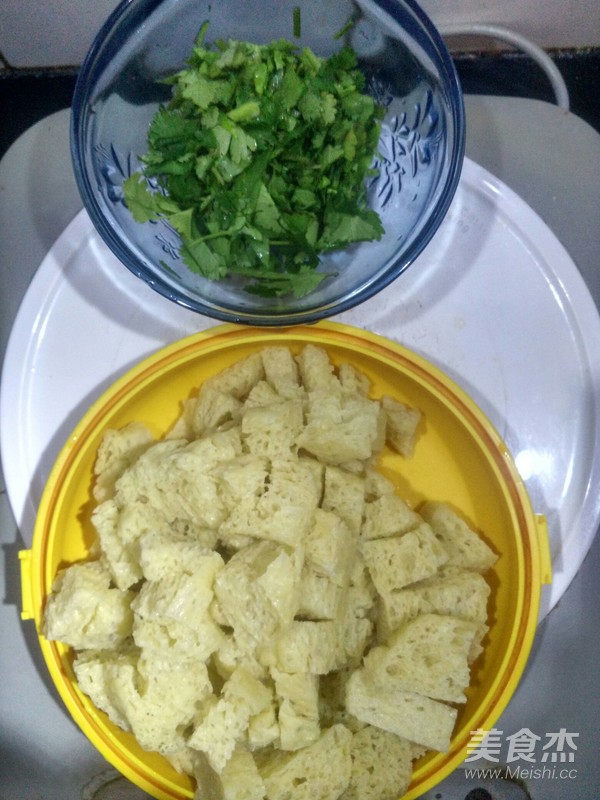 香菜拌面筋的做法