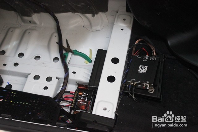 重庆奔驰C200L汽车音响改装
