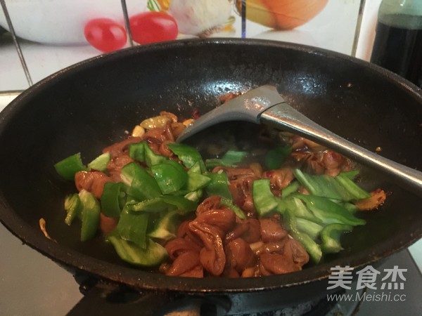 辣炒肥肠的做法