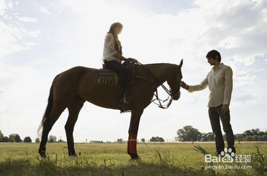 裸婚时代的男女都出轨、小三了，你还渴望裸婚？