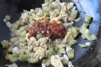 茄子鸡蛋酱的做法