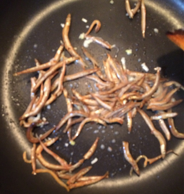 菰米菊花菜炒银鱼干