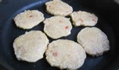 教你做老少皆宜的营养早餐饼——鸡茸豆腐饼