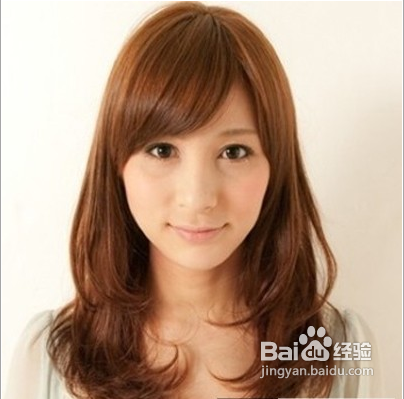 波西米亚风侧花苞头扎法图解