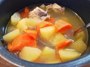 教你做苹果胡萝卜汤