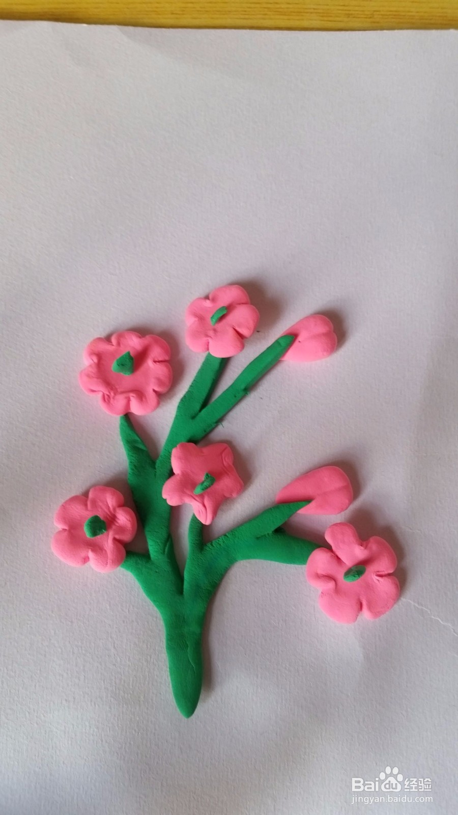 漂亮的梅花小彩泥制作