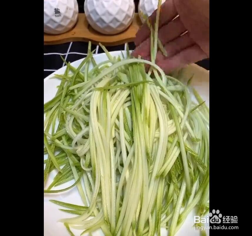 制作西葫芦饼的方法