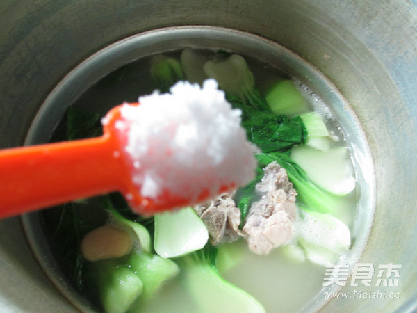 白芸豆青菜龙骨汤