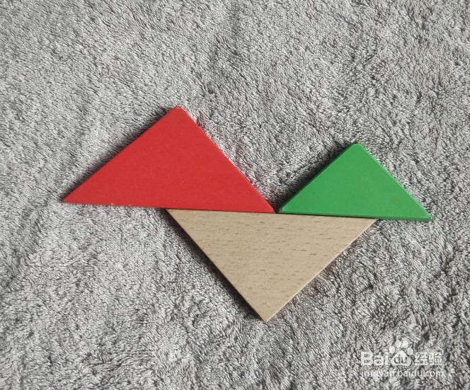 用七巧板怎样拼一个扮乌龟翻倒的幼儿呢?