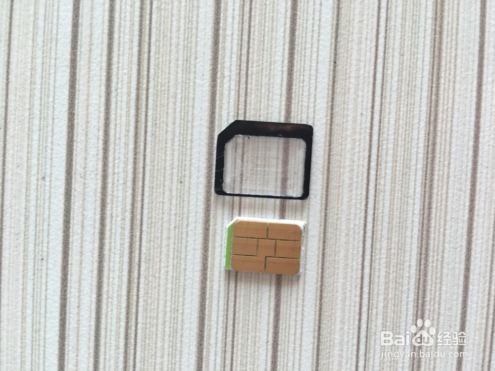 ELARI Nano phone小金条手机如何插卡？