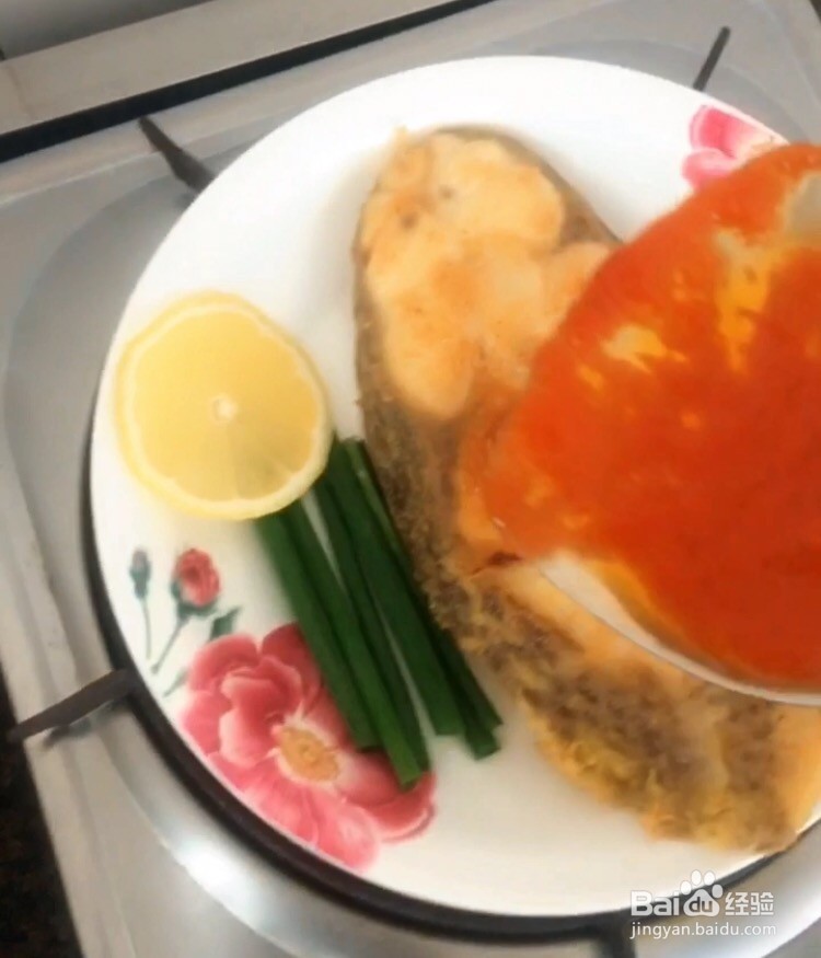 在家如何做出美味的茄汁鳕鱼