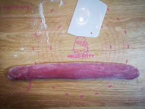 养生食补草莓甜菜板栗包松软香甜的做法