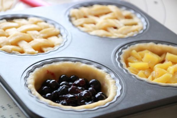 蓝莓菠萝水果派