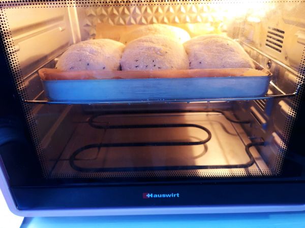 黑芝麻奶香面包