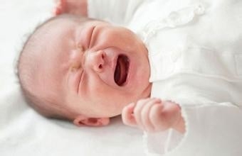 孩子晚上哭闹的注意事项