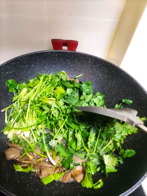 香菜小炒黄牛肉