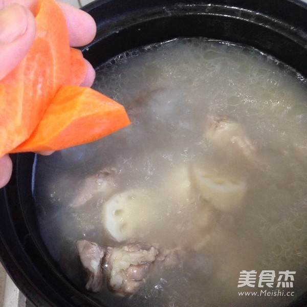 棒骨胡萝卜莲骨汤