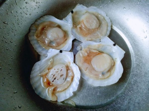 蒜蓉粉丝蒸扇贝