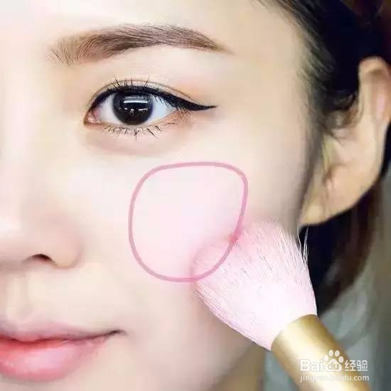女生如何化淡妆？