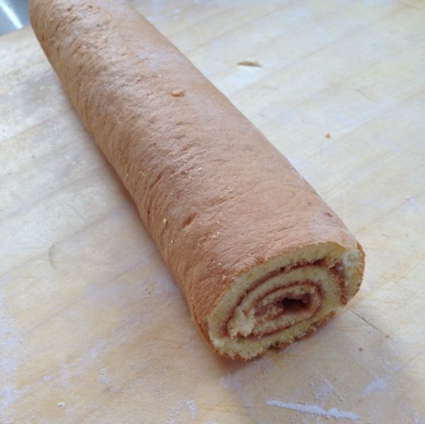 草莓戚风蛋糕卷