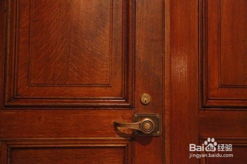 门框边磕掉漆怎么补