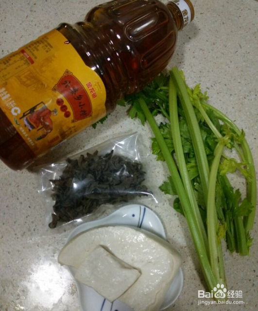 木耳豆腐小炒好吃又营养
