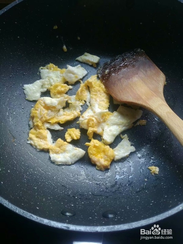 如何制作地瓜叶虾酱炒鸡蛋