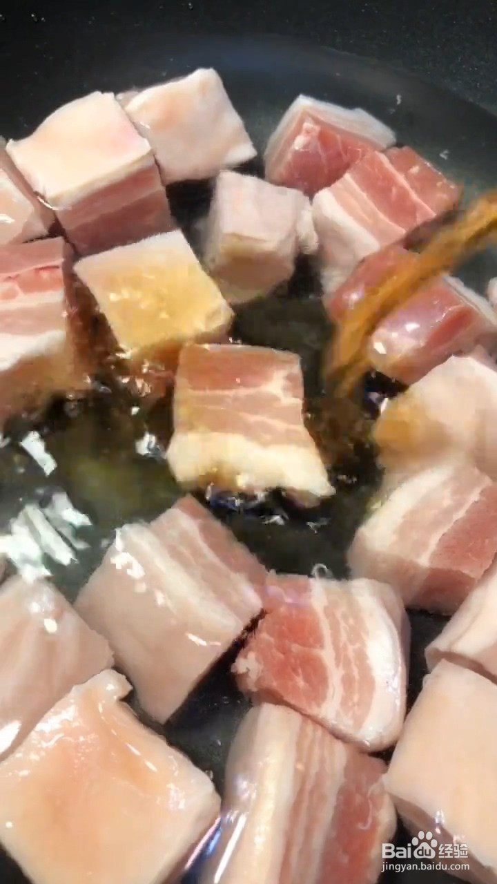如何制作红烧肉焖蛋