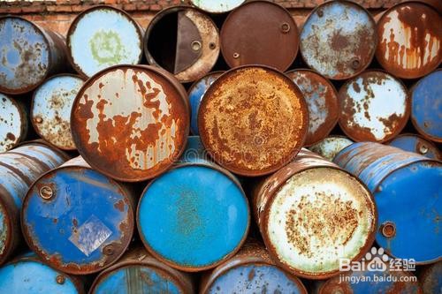 如何清洗汽油桶里的铁锈