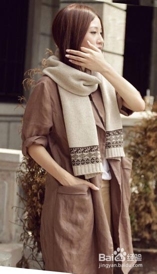 出行搭配羊毛彩色围脖 让你的美丽完美无缺