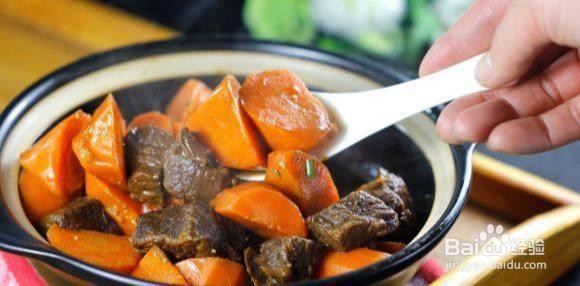 胡萝卜羊肉煲的制作