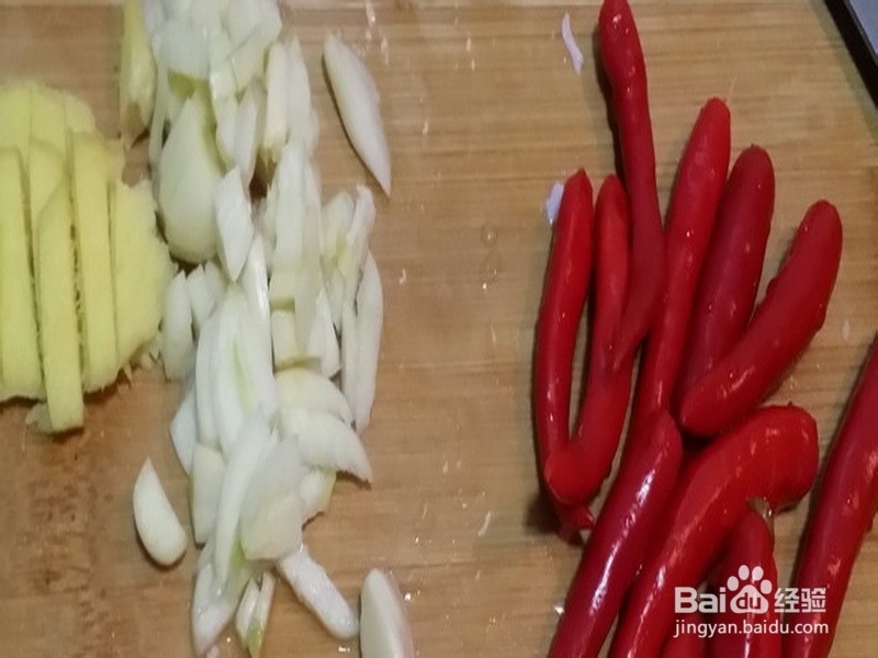 怎样做五花肉爆炒花菜