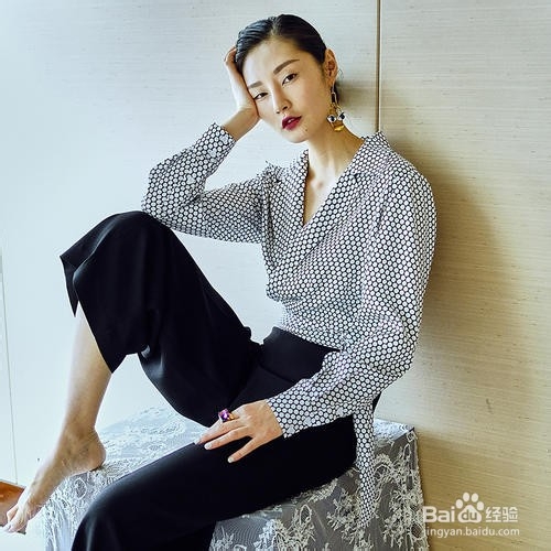 波点元素,女人经久不衰的穿搭技巧